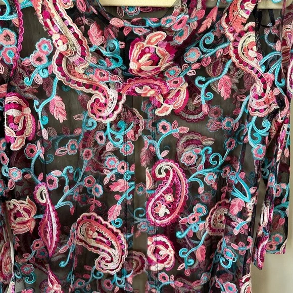 Ali Miles Paisley Sheer Embroidered Top Size S - Picture 2 of 8